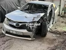 تويوتا كامري للبيع مضروبة على ضربتها
