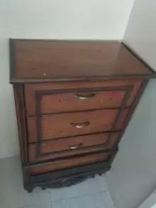 خزانة مستعملة للبيع