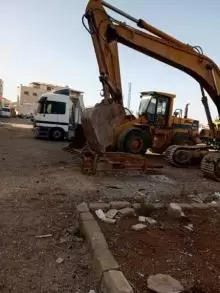 حفارة بحالة جيدة للبيع