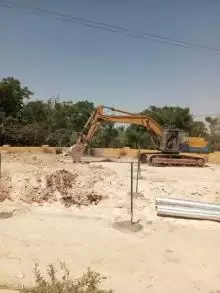 حفارة بحالة جيدة للبيع