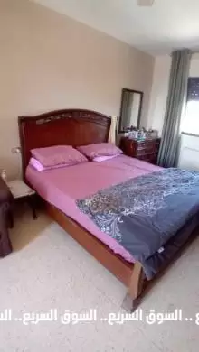 تخت مستعمل وتسريحة للبيع