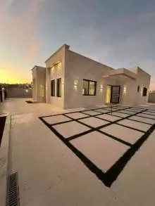 بيت مستقل للبيع في عمان - منطقة العبدلية، قرب مغفر أحد