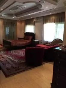 فيلا مستقلة فاخرة للبيع - طريق المطار / منطقة الطنيب