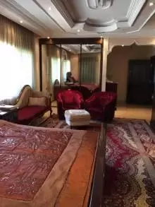 فيلا مستقلة فاخرة للبيع - طريق المطار / منطقة الطنيب