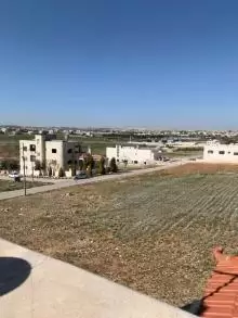 فيلا مستقلة فاخرة للبيع - طريق المطار / منطقة الطنيب