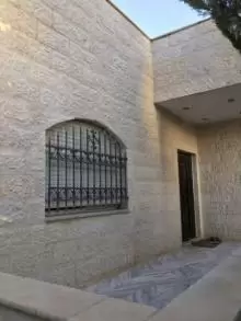 منزل مستقل للبيع في منطقة المقابلين