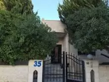 منزل مستقل للبيع في منطقة المقابلين