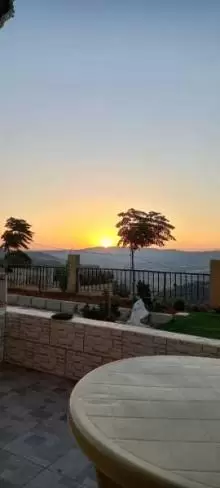 بيت مستقل للبيع في السلط - السرو (قرب كافيه جبل)