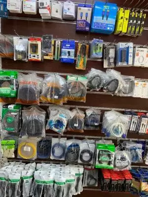 صيانة اللابتوب والكمبيوتر software & hardware وتنزيل جميع البرامج وبيع قطع الكمبيوتر