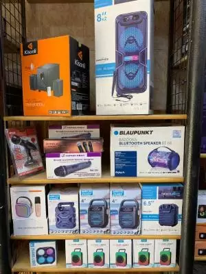 صيانة اللابتوب والكمبيوتر software & hardware وتنزيل جميع البرامج وبيع قطع الكمبيوتر