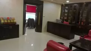 مكتب للبيع شارع المدينة المنورة الرئيسي  - Office for sale Madina main street