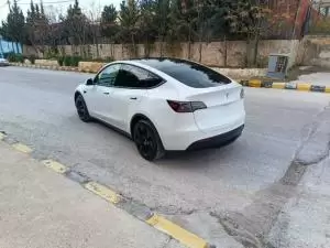 تسلا y 2021 قابل للبدل
