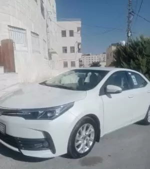 تويوتا كورولا بنزين للبيع موديل 2019