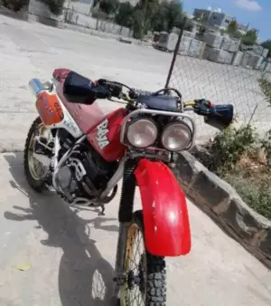 دراجه هوندا HONDA للبيع في الرمثا . فلت