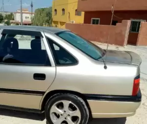 للبيع اوبل فيكترا موديل 93