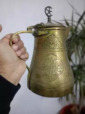 طباخ قهوه منقوش نحاس