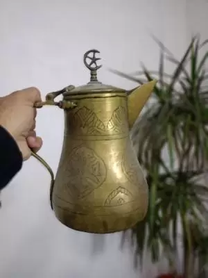 طباخ قهوه منقوش نحاس