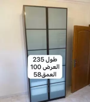 خزانة ايكيا زجاج للبيع