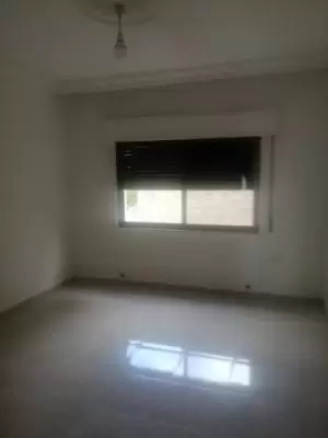 شقه للايجار / السلط قرب اسكان المهندسين