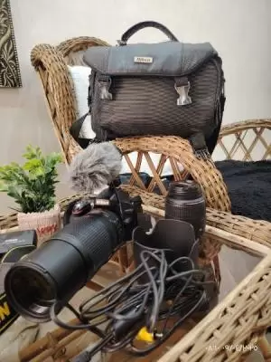 كاميرا nikon 5100d بحالة الوكاله للبيع بسعر مغري جدا