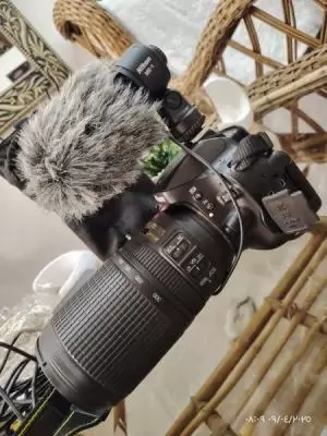كاميرا nikon 5100d بحالة الوكاله للبيع بسعر مغري جدا