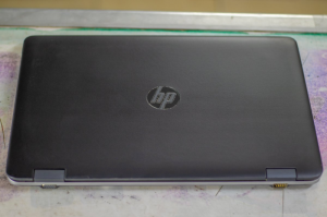 لابتوب hp مستعمل للبيع . وارد دبي
