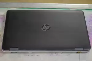 لابتوب hp مستعمل للبيع . وارد دبي