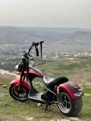 دراجة كهربائية بطول مترين