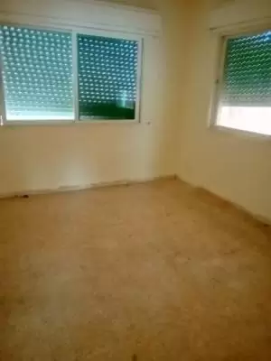 شقه للبيع طابق ثالث في حي نزال