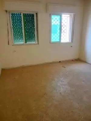 شقه للبيع طابق ثالث في حي نزال