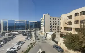 مجمع تجاري مميز في موقعه مطل على 3 شوارع