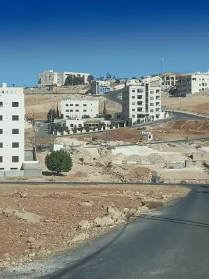 ارض مميزة جدآ للبيع من المالك في شفا بدران . جنب الترخيص مباشرة