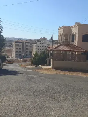 ارض مميزة جدآ للبيع من المالك في شفا بدران . جنب الترخيص مباشرة