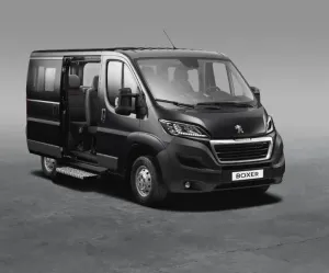 بيجو للبيع ٩ مقاعد