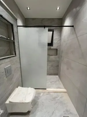 #تقدم_شركة_سهم_للاعمال_الزجاجبة #زجاج #سكريت_ متخصصون  بجميع أعمال ستائلس و زجاج 10 ملم سيكوريت