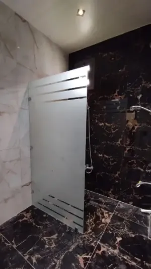 #تقدم_شركة_سهم_للاعمال_الزجاجبة #زجاج #سكريت_ متخصصون  بجميع أعمال ستائلس و زجاج 10 ملم سيكوريت