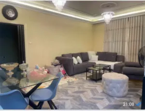 شقه تشطبيات ممتازة اطلالة جبلية مساحة واسعه للبيع بسعر محروق