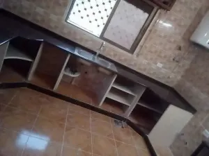 كافة أعمال البلاط وتركيب مطابخ الرخام هاتف. 0786753668