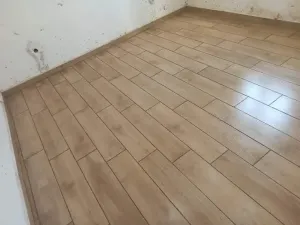 كافة أعمال البلاط وتركيب مطابخ الرخام هاتف. 0786753668