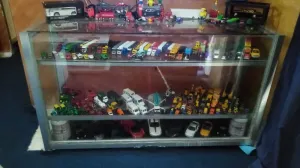 بترينة عرض المنيوم للبيع