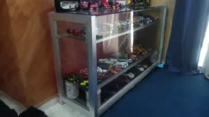 بترينة عرض المنيوم للبيع