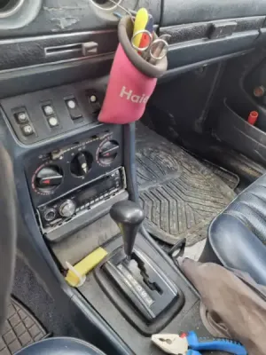 سيارة للبيع موديل 1983