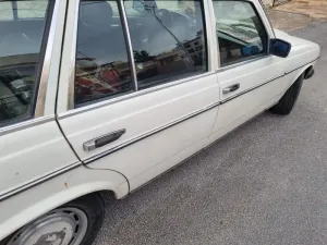 سيارة للبيع موديل 1983