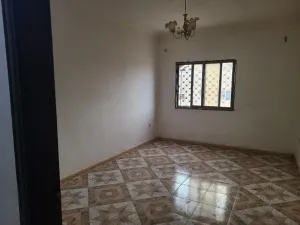 شقة للايجار بسعر معقول البتراوي قرب الوينك