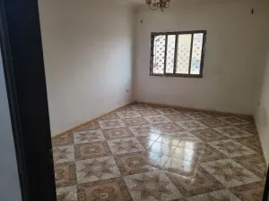 شقة للايجار بسعر معقول البتراوي قرب الوينك