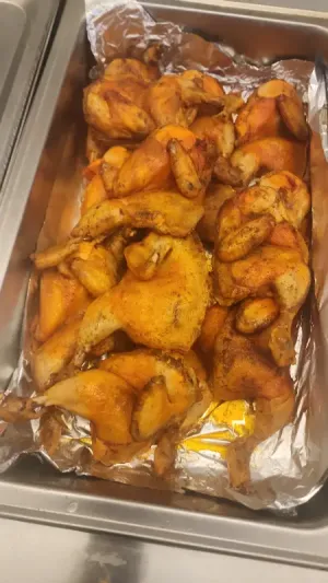 شيف عام يمني الجنسية يبحث عن عمل مع مساعدي