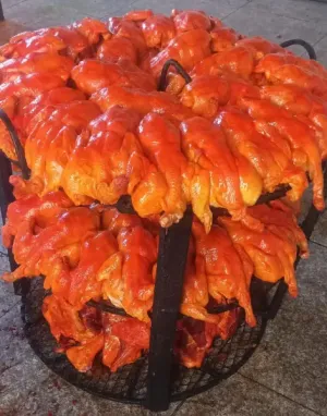 شيف عام يمني الجنسية يبحث عن عمل مع مساعدي