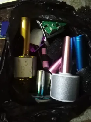 مجموعه أغراض مشكله للبيع