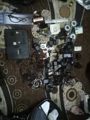 مجموعه أغراض مشكله للبيع