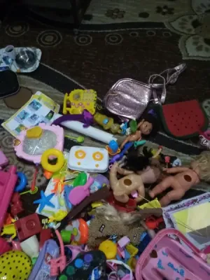 مجموعه أغراض مشكله للبيع